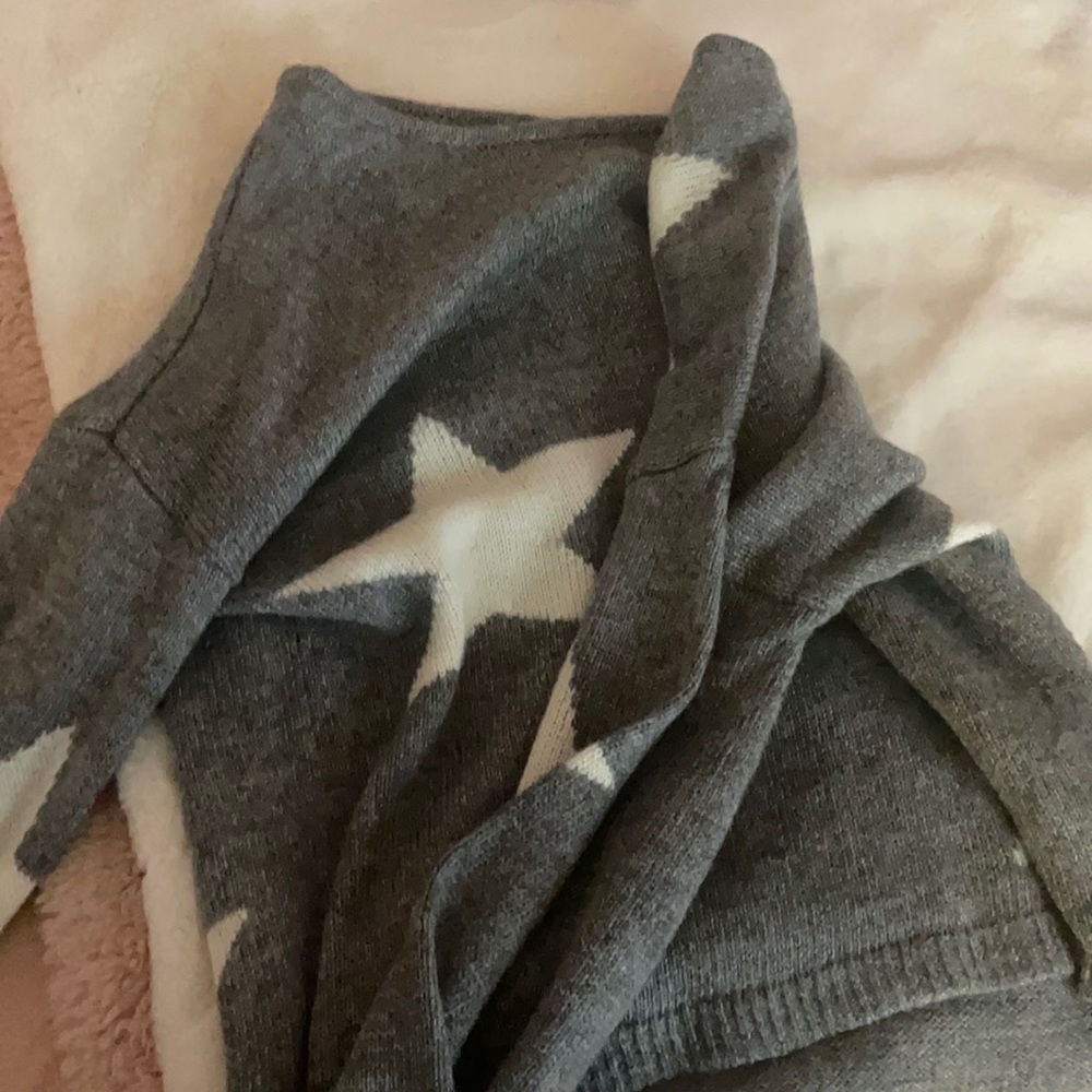 grey star sweater